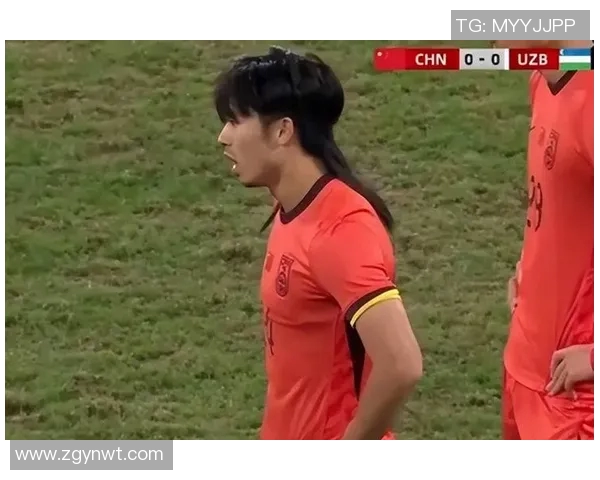 足球明星遭遇球迷扔物事件视频引发热议背后真相揭秘